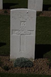 Ypres Reservoir Cemetery - Edwards, A W