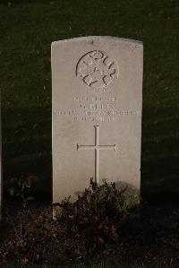 Ypres Reservoir Cemetery - Ellis, G