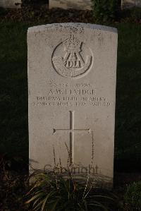 Ypres Reservoir Cemetery - Elvidge, Arthur William