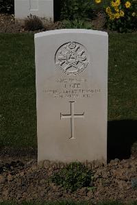 Ypres Reservoir Cemetery - Gee, J