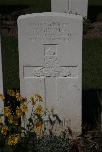 Ypres Reservoir Cemetery - Geyton, H