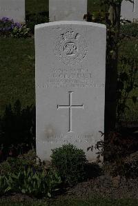 Ypres Reservoir Cemetery - Gilchrist, James Duncan