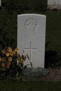 Ypres Reservoir Cemetery - Greaves, H