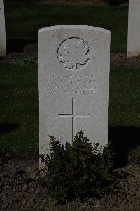 Ypres Reservoir Cemetery - Gwilliam, E