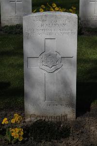 Ypres Reservoir Cemetery - Halliday, S