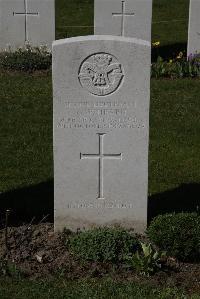 Ypres Reservoir Cemetery - Hearn, Leonard Webb