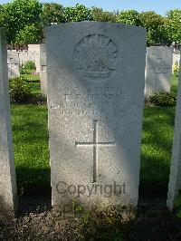 Ypres Reservoir Cemetery - Hearne, E F