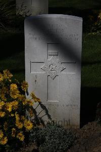 Ypres Reservoir Cemetery - Hicken, R