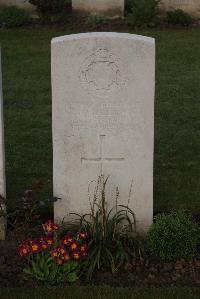 Ypres Reservoir Cemetery - Holloway, A J