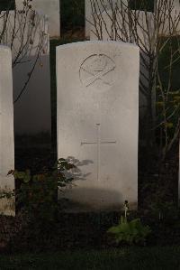 Ypres Reservoir Cemetery - Howes, F J