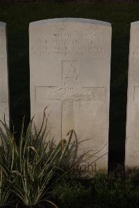 Ypres Reservoir Cemetery - Huitt, R H W