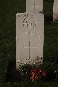 Ypres Reservoir Cemetery - Hunt, W G