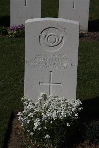 Ypres Reservoir Cemetery - Hutchinson, W