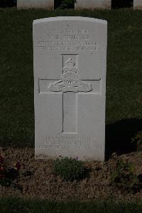 Ypres Reservoir Cemetery - Keillar, John Lawrence