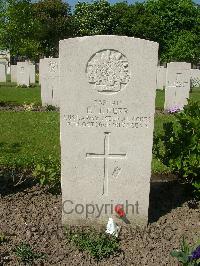 Ypres Reservoir Cemetery - Kerr, Eric John