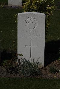 Ypres Reservoir Cemetery - Lack, W C