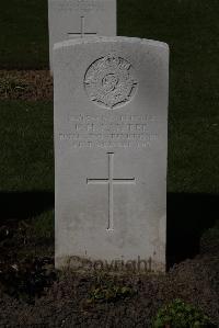 Ypres Reservoir Cemetery - Laister, F H