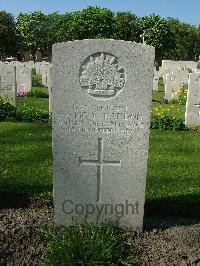 Ypres Reservoir Cemetery - Landon, William McKenzie