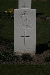 Ypres Reservoir Cemetery - Landry, J