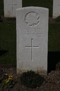 Ypres Reservoir Cemetery - Lewis, F H