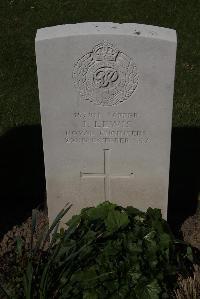 Ypres Reservoir Cemetery - Lewis, J