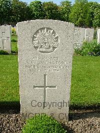 Ypres Reservoir Cemetery - Livingston, A G