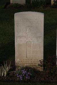 Ypres Reservoir Cemetery - MacLeod, Duncan