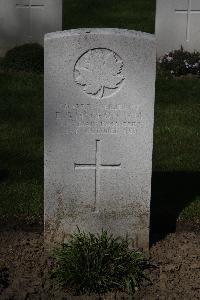 Ypres Reservoir Cemetery - MacHon, E G