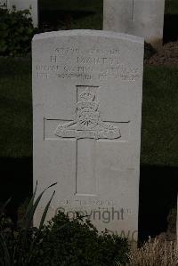 Ypres Reservoir Cemetery - Martyn, Henry Vincent