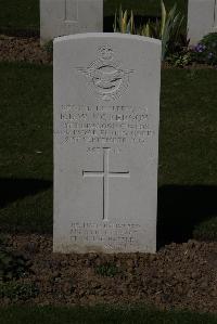 Ypres Reservoir Cemetery - McKergow, Robert Dudley Wilson