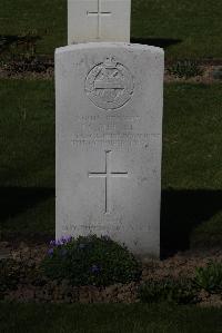 Ypres Reservoir Cemetery - Meikle, J C