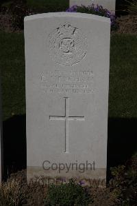 Ypres Reservoir Cemetery - Mengham, F