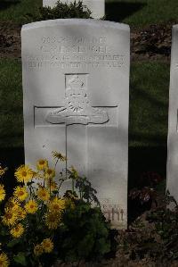 Ypres Reservoir Cemetery - Messenger, C