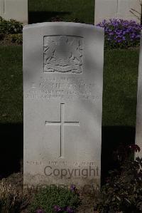 Ypres Reservoir Cemetery - Milverton, E G