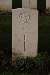 Ypres Reservoir Cemetery - Moore, W