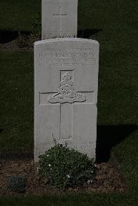 Ypres Reservoir Cemetery - Nicholson, Henry William