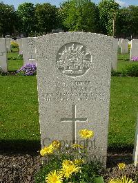 Ypres Reservoir Cemetery - Noake, Herbert Cecil