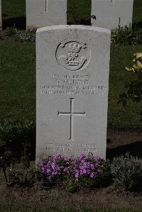 Ypres Reservoir Cemetery - Olding, H