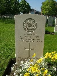 Ypres Reservoir Cemetery - Patch, Francis Edward