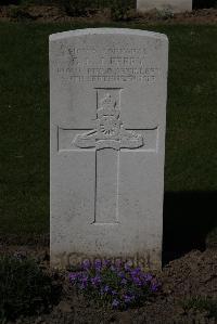 Ypres Reservoir Cemetery - Perry, G L J