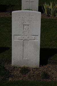 Ypres Reservoir Cemetery - Peters, A E