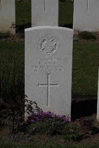 Ypres Reservoir Cemetery - Piggin, R