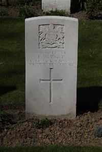 Ypres Reservoir Cemetery - Pigot, F W