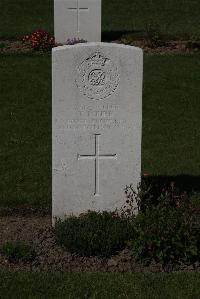 Ypres Reservoir Cemetery - Pipe, Ralph Leonard