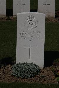 Ypres Reservoir Cemetery - Pitchford, H