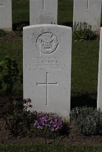 Ypres Reservoir Cemetery - Porter, A