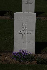 Ypres Reservoir Cemetery - Prior, W J