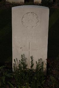 Ypres Reservoir Cemetery - Queen, J