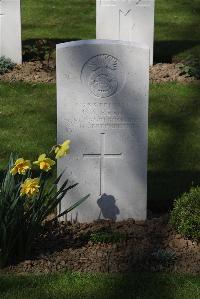 Ypres Reservoir Cemetery - Reed, J W