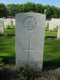 Ypres Reservoir Cemetery - Rust, Albert Ernest